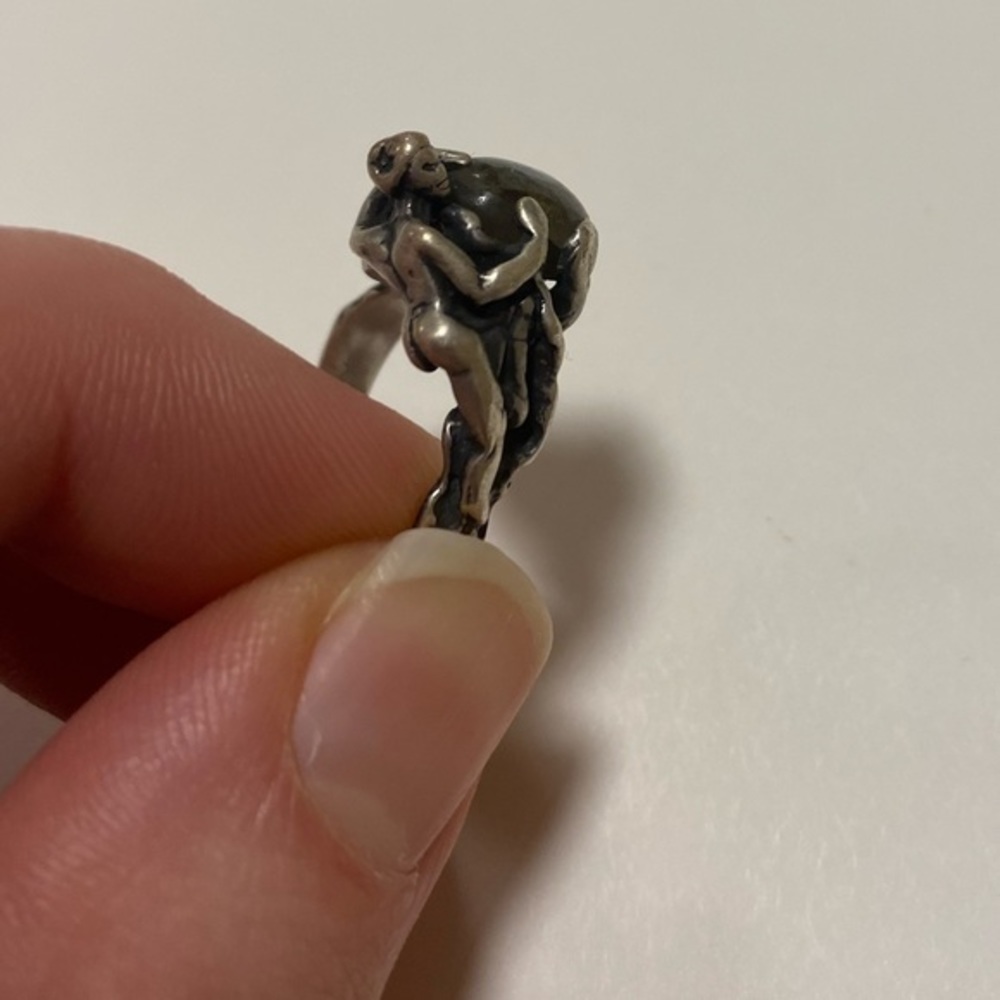 Sterling silver and labradorite handmade sculpture ring